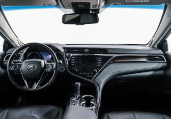 Подержанный автомобиль Toyota Camry Sedan 2018 года (10 фото)