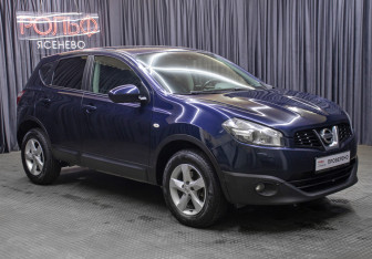 Подержанный автомобиль Nissan Qashqai 2012 года (3 фото)