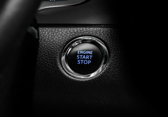 Подержанный автомобиль Toyota Camry Sedan 2022 года (13 фото)