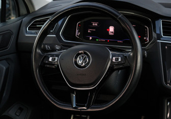 Подержанный автомобиль Volkswagen Tiguan 2019 года (11 фото)
