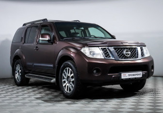 Подержанный автомобиль Nissan Pathfinder 2010 года (3 фото)