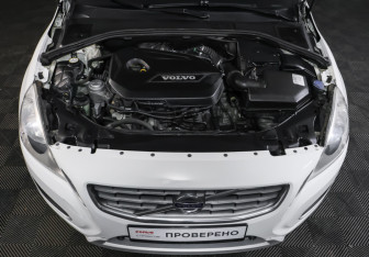 Подержанный автомобиль Volvo S60 2012 года (9 фото)