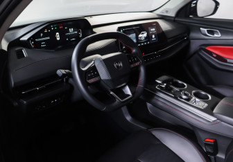 Подержанный автомобиль Changan UNI-S 2024 года (15 фото)