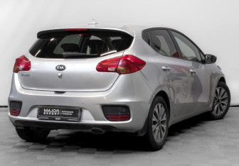 Подержанный автомобиль Kia Ceed Hatchback 2017 года (5 фото)