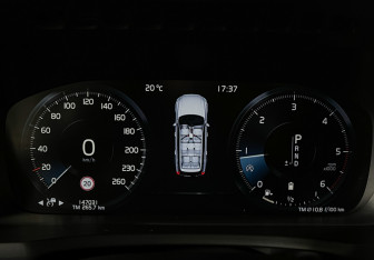 Подержанный автомобиль Volvo XC90 2019 года (11 фото)