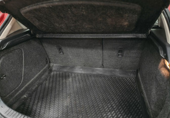 Подержанный автомобиль Mazda 3 Hatchback 2012 года (14 фото)