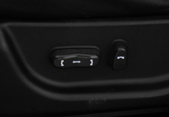 Подержанный автомобиль Geely Emgrand X7 2014 года (9 фото)