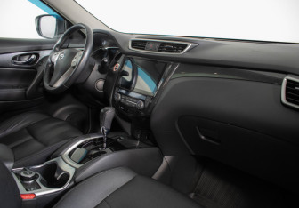 Подержанный автомобиль Nissan X-Trail 2015 года (9 фото)