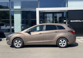 Подержанный автомобиль Hyundai i30 Wagon 2013 года (8 фото)