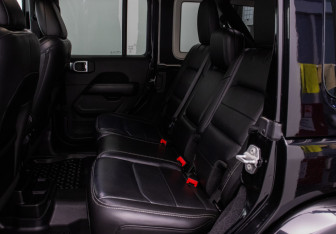 Подержанный автомобиль Jeep Wrangler 2019 года (9 фото)