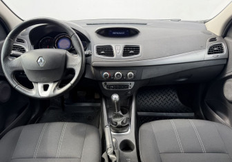 Подержанный автомобиль Renault Megane Hatchback 2013 года (12 фото)