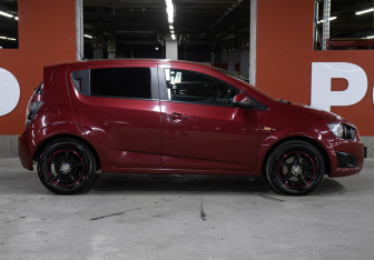 Подержанный автомобиль Chevrolet Aveo Hatchback 2014 года (4 фото)
