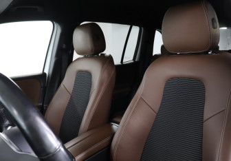 Подержанный автомобиль Mercedes-Benz GLB 2021 года (17 фото)