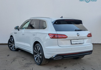 Подержанный автомобиль Volkswagen Touareg 2019 года (7 фото)