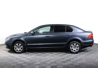 Подержанный автомобиль Skoda Superb Liftback 2014 года (8 фото)
