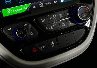 Подержанный автомобиль Chevrolet Bolt 2018 года (16 фото)