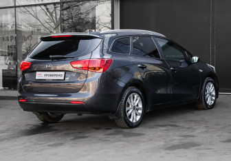 Подержанный автомобиль Kia Ceed Wagon 2017 года (4 фото)