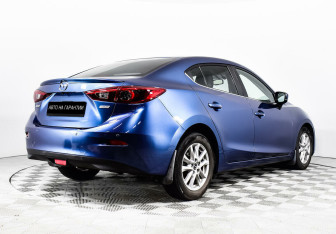 Подержанный автомобиль Mazda 3 Sedan 2016 года (5 фото)