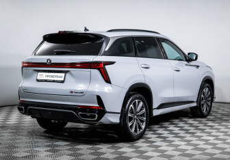 Подержанный автомобиль Changan CS75PLUS 2024 года (5 фото)