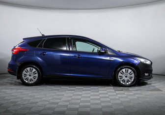 Подержанный автомобиль Ford Focus Hatchback 2017 года (4 фото)