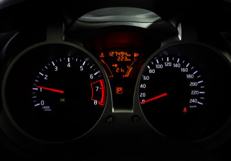 Подержанный автомобиль Nissan Juke 2014 года (16 фото)