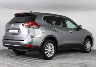 Подержанный автомобиль Nissan X-Trail 2018 года (5 фото)