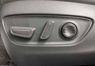 Подержанный автомобиль Toyota RAV4 2024 года (9 фото)