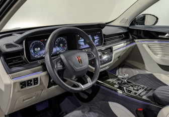 Подержанный автомобиль Hongqi HS5 2024 года (15 фото)