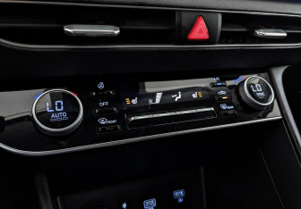 Подержанный автомобиль Hyundai Sonata 2020 года (21 фото)