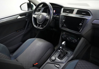 Подержанный автомобиль Volkswagen Tiguan 2019 года (10 фото)