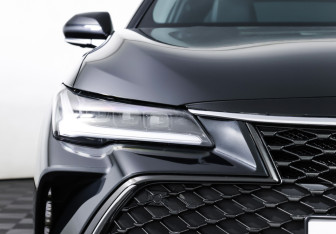 Подержанный автомобиль Toyota Avalon 2022 года (25 фото)