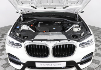 Подержанный автомобиль BMW X3 2020 года (10 фото)
