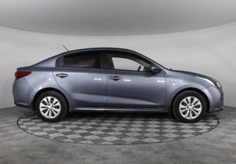 Подержанный автомобиль Kia Rio Sedan 2017 года (4 фото)