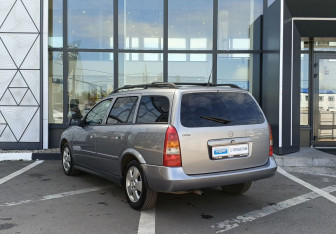 Подержанный автомобиль Opel Astra Wagon 2003 года (7 фото)