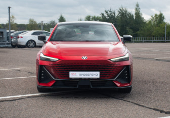 Подержанный автомобиль Changan UNI-V 2024 года (2 фото)