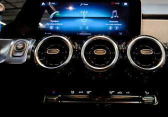 Подержанный автомобиль Mercedes-Benz GLB 2020 года (15 фото)