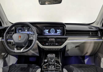 Подержанный автомобиль Hongqi HS5 2024 года (14 фото)