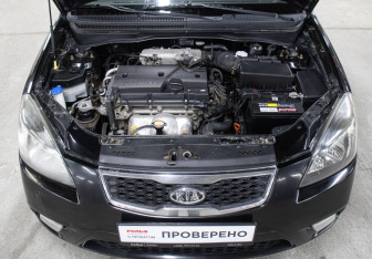 Подержанный автомобиль Kia Rio Hatchback 2010 года (8 фото)