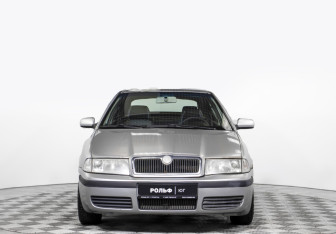 Подержанный автомобиль Skoda Octavia Liftback 2008 года (2 фото)