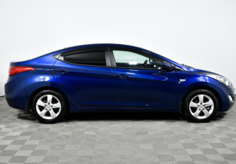 Подержанный автомобиль Hyundai Elantra Sedan 2012 года (4 фото)