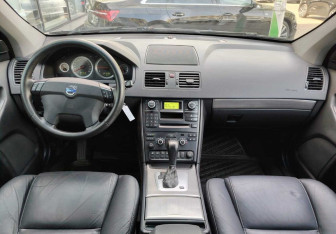 Подержанный автомобиль Volvo XC90 2008 года (9 фото)