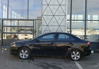 Подержанный автомобиль Mitsubishi Lancer Sedan 2008 года (8 фото)