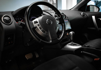 Подержанный автомобиль Nissan Qashqai 2010 года (7 фото)