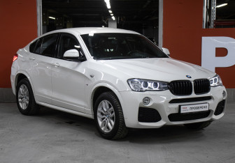 Подержанный автомобиль BMW X4 2017 года (3 фото)