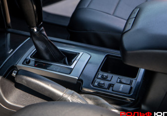Подержанный автомобиль Toyota Land Cruiser Prado 2013 года (13 фото)