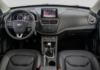 Подержанный автомобиль FAW Besturn X40 2021 года (12 фото)