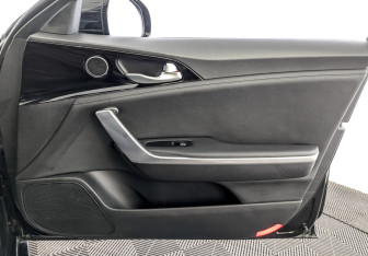 Подержанный автомобиль Kia Stinger 2019 года (25 фото)