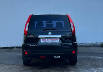 Подержанный автомобиль Nissan X-Trail 2011 года (6 фото)