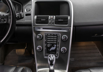 Подержанный автомобиль Volvo XC60 2013 года (15 фото)