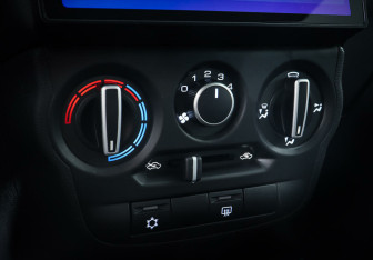 Подержанный автомобиль LADA (ВАЗ) Granta Sedan 2023 года (15 фото)